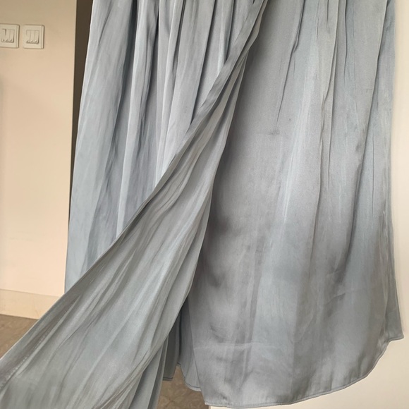 ZARA sky blue midi satin skirt with zip on side and slit in front. - Picture 3 of 8